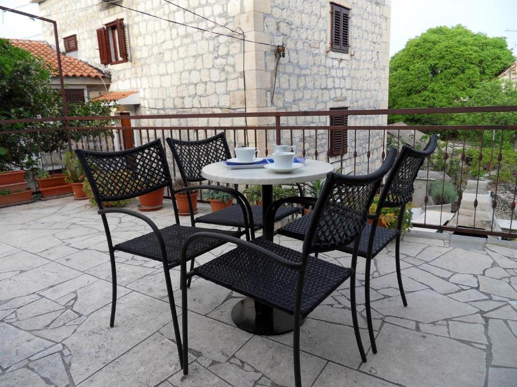 Apartments Varos Split Exterior photo